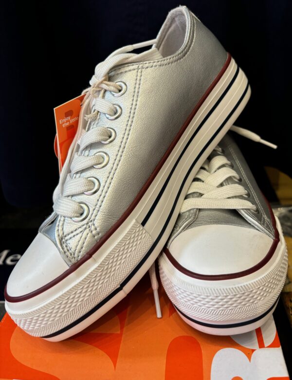 Silver Trainer in Vegan Leather by XTI Refresh